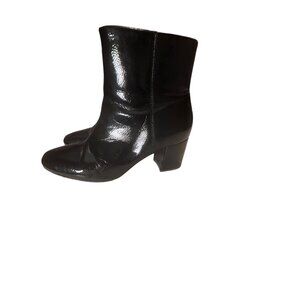 Clarks Black Leather Ankle Boots With Chunky Heels & Side Zipper Closure For Wom